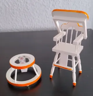 Muebles de bebé para casita de muñecas