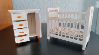 Muebles de bebé para casita de muñecas