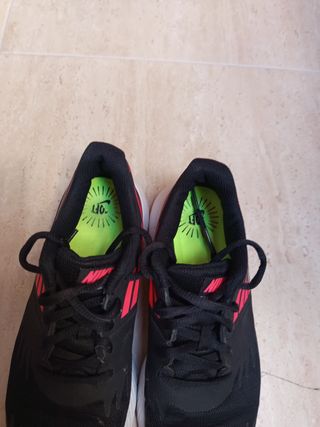 Zapatillas Nike Negras y Rojas
