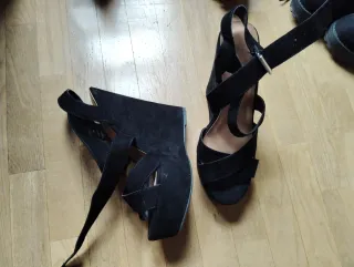 Tacones negros de plataforma