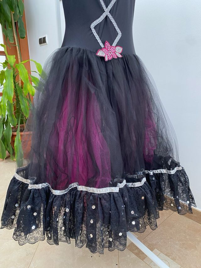 Elegante traje baile español largo