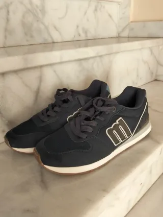 Zapatillas Mustang Azul y Blanco