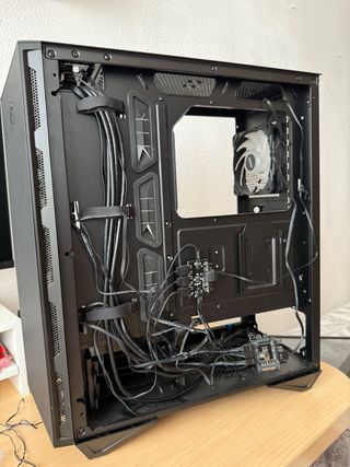 Torre PC MSI Negra