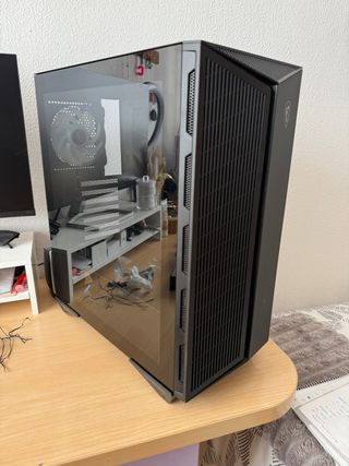 Torre PC MSI Negra