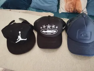 Lote 3 Gorras Jordan y Quiksilver