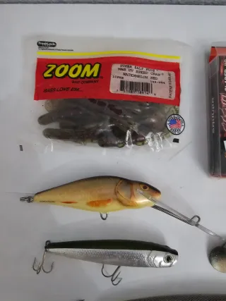 Lote de señuelos de pesca variados