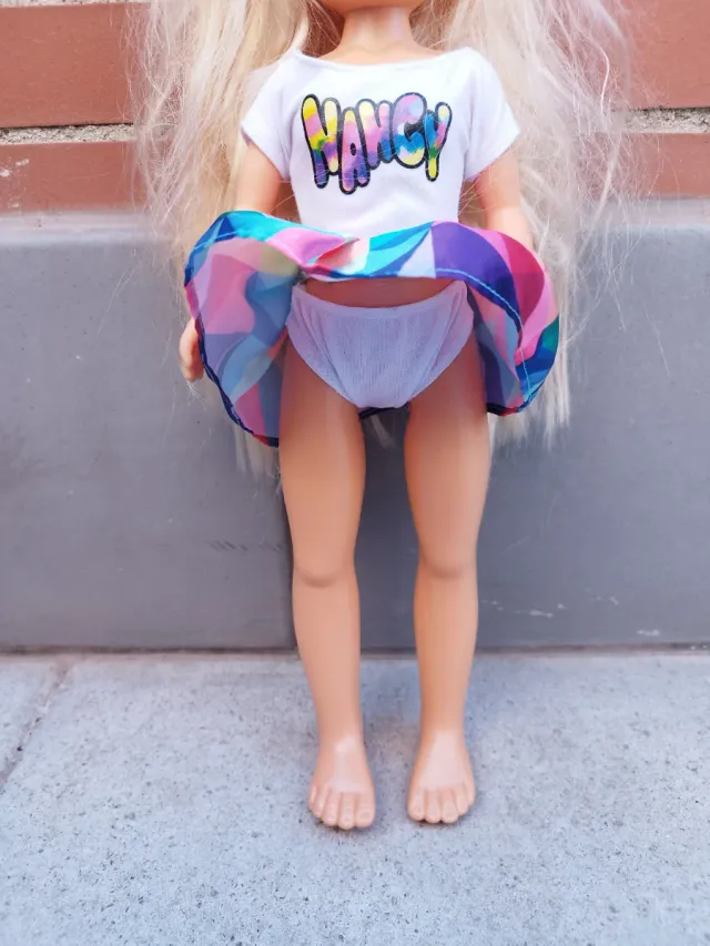 Muñeca Nancy rubia peinados.