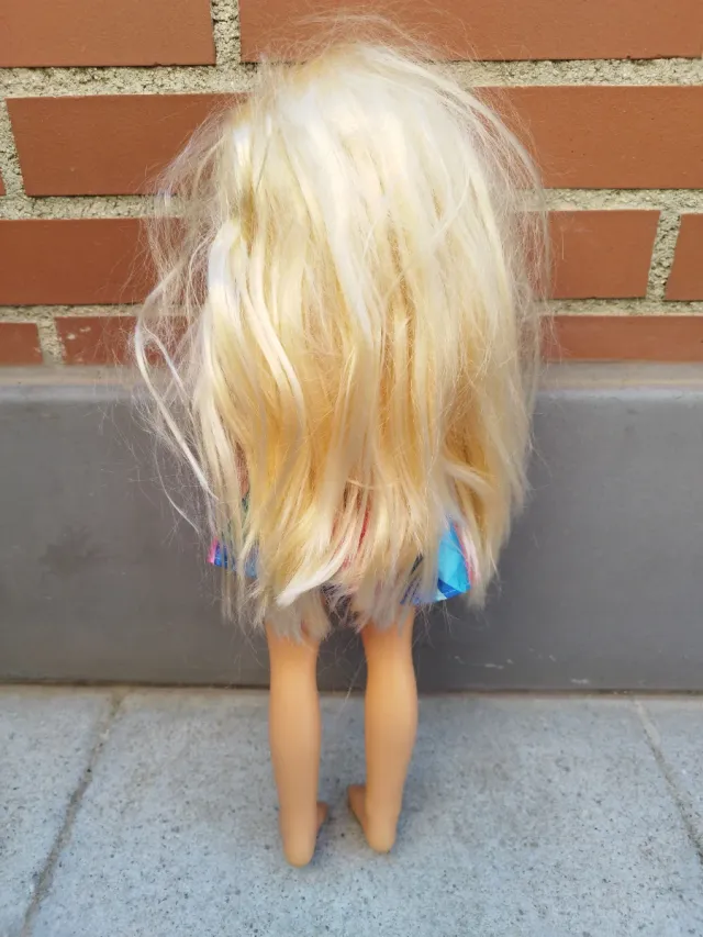 Muñeca Nancy rubia peinados.