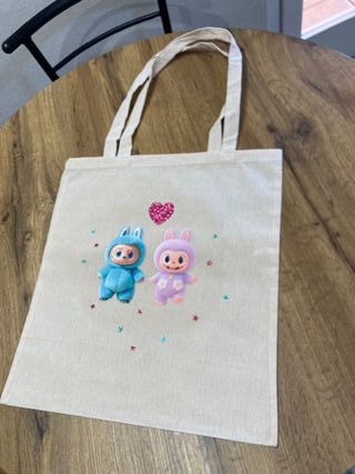 Bolso tote Labubu beige y rosa