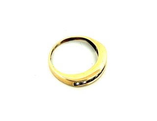 Anillo de oro con brillantes