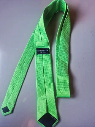 Corbata estrecha verde