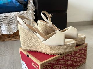 Sandalias Plataforma Beige/Blanco Seminuevas