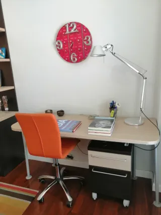 Dormitorio: Cama nido, escritorio y biblioteca