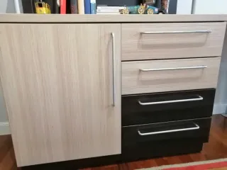 Dormitorio: Cama nido, escritorio y biblioteca