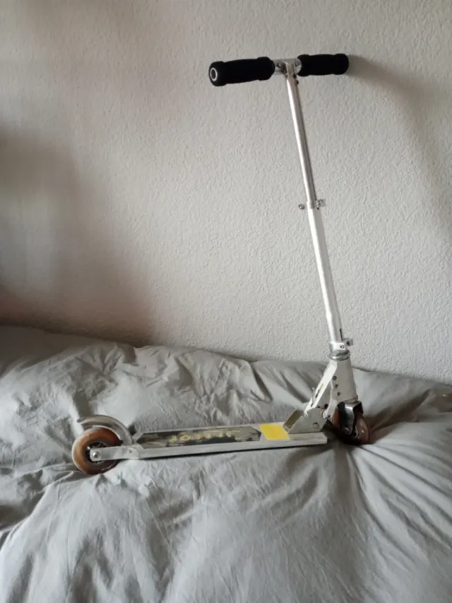 Patinete infantil plateado