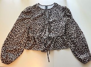 Blusa SHEIN animal print nudos talla XS