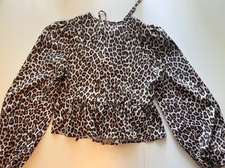 Blusa SHEIN animal print nudos talla XS