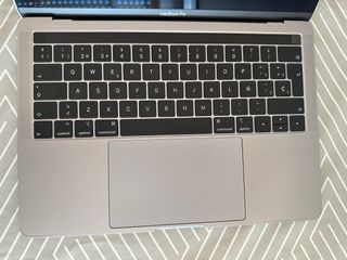 MacBook Pro 13 A1989 piezas, placa base quemada.