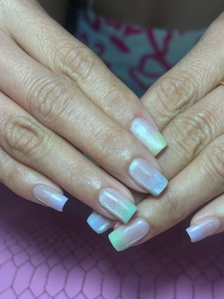 MANICURA Y PEDICURA DISEÑOS A MANO ALZADA