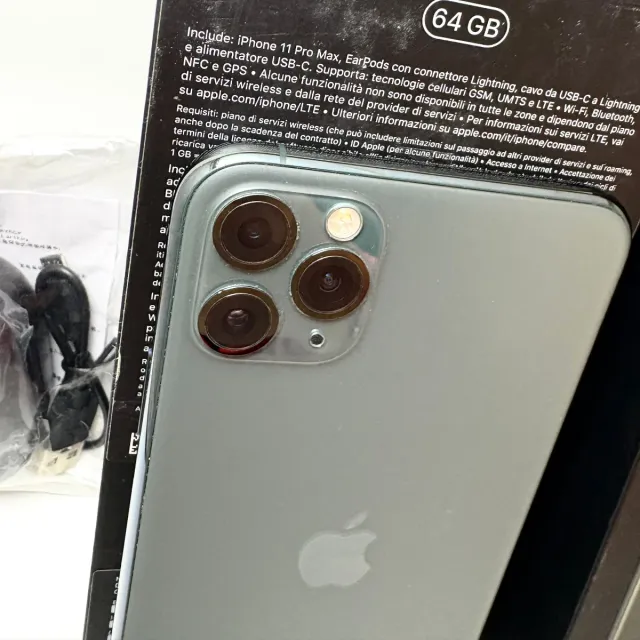 Perfetto per iPhone 11 Pro Max + Box + Cuffie