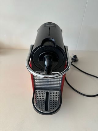 Cafetera Nespresso DeLonghi Inissia Roja
