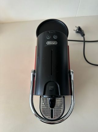 Cafetera Nespresso DeLonghi Inissia Roja
