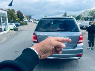Mercedes-Benz  GL 2010