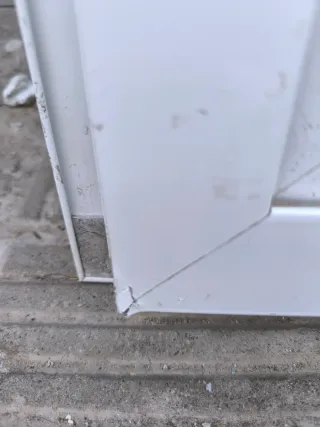 Ventana aluminio baño blanca