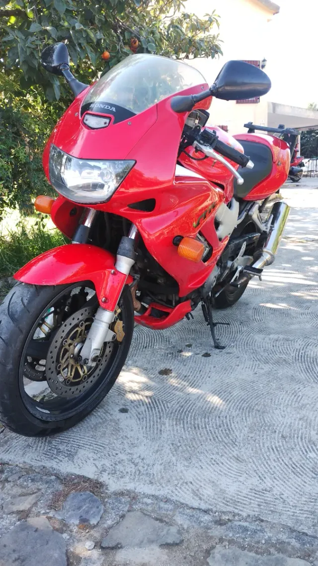 Honda VTR 1000cc o cambio x furgoneta o moto trail