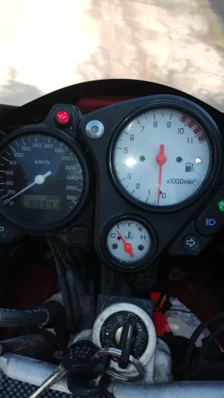 Honda VTR 1000cc o cambio x furgoneta o moto trail