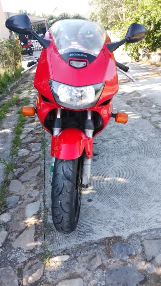 Honda VTR 1000cc o cambio x furgoneta o moto trail