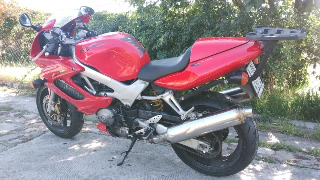 Honda VTR 1000cc o cambio x furgoneta o moto trail