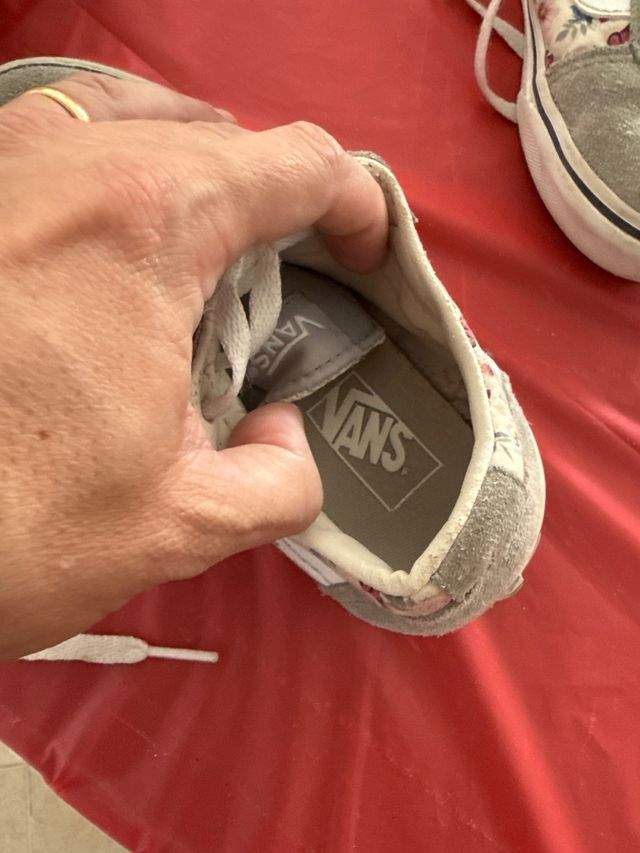 Vans Criança 
Tamanho 30.5 
Floral
estimados