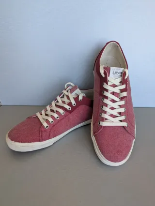 Zapatillas Levi's rojas