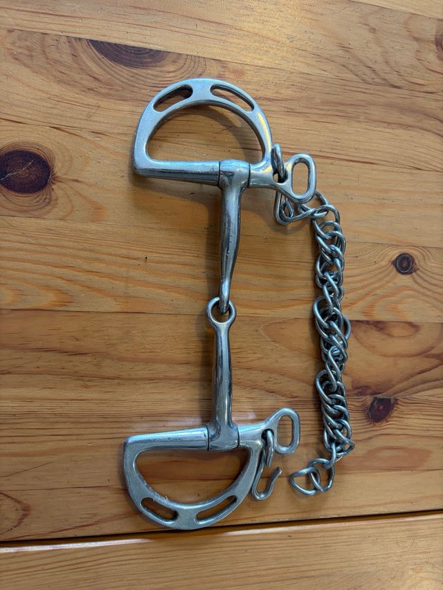 Filete de caballo con cadena