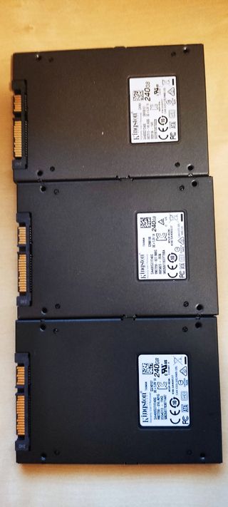 3 Discos Duros Kingston 240GB