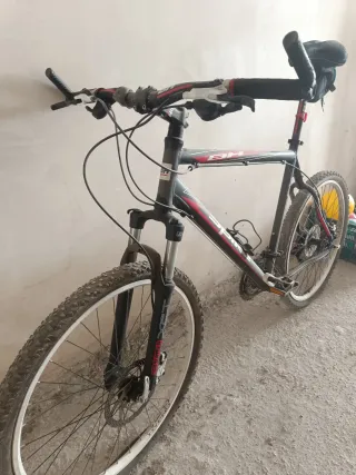 Bicicleta BH Spike seminueva