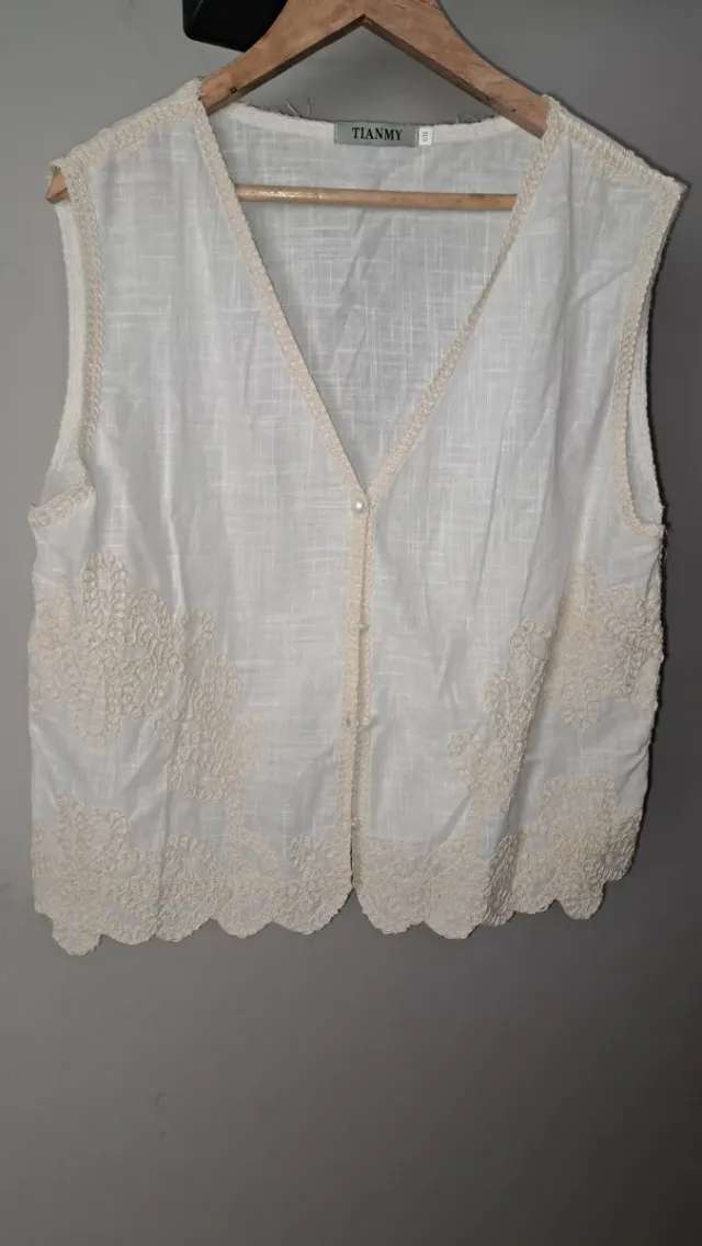 Chaleco TIANMY blanco bordado