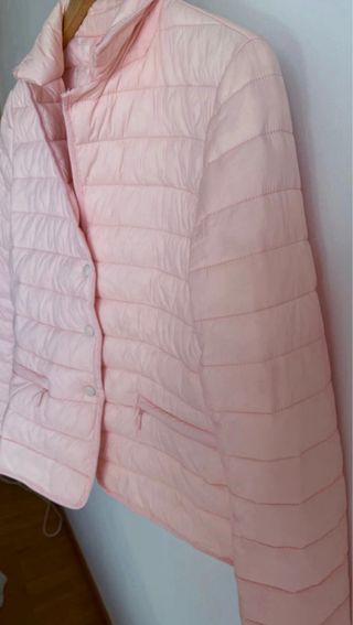 Chaqueta rosa acolchada