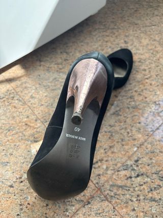 Zapatos de tacón negros para mujer