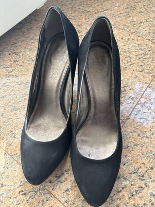 Zapatos de tacón negros para mujer