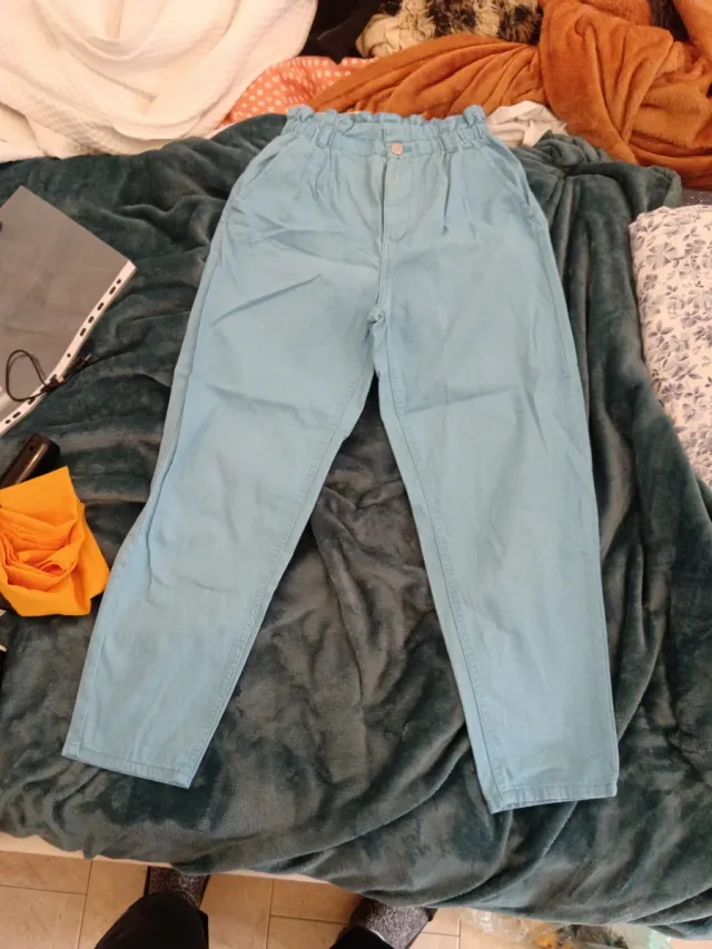 Pantaloni azzurri vita alta