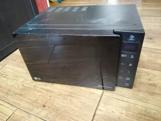 Microondas LG Smart Inverter funciona a veces 
