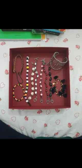 Vari braccialetti colorati (tot 10)