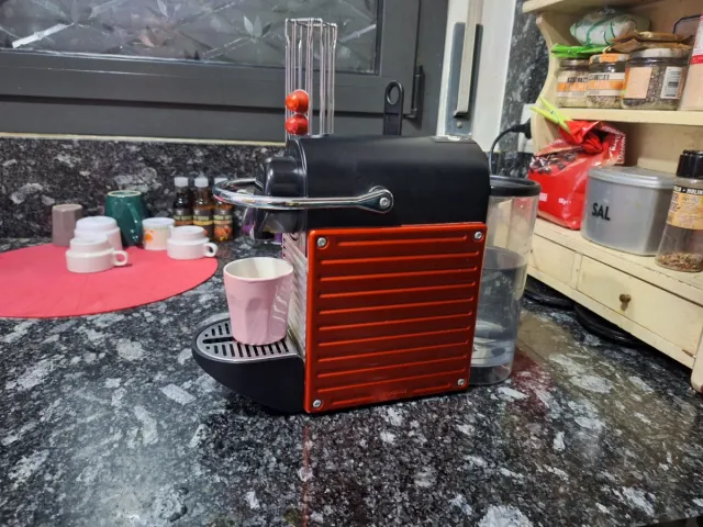 Cafetera Nespresso Roja