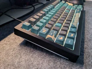 Teclado Akko 5075b Plus + set de keycaps