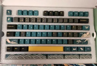 Teclado Akko 5075b Plus + set de keycaps
