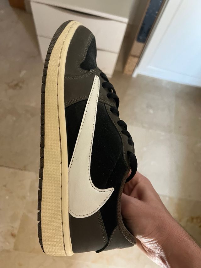 Jordan 1 Low Travis Scott Negro Marrón