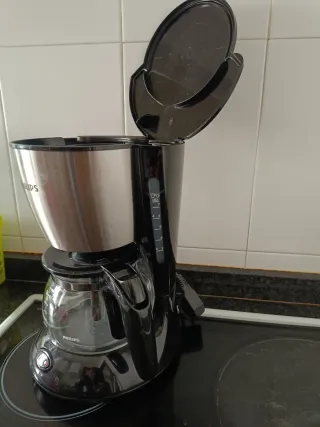 Cafetera Philips Negra y Plateada