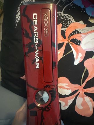 Xbox 360 Gears of War Edición Especial + 2 mandos
